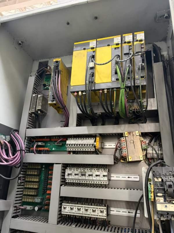 同款四台油机320立车，带Y轴。