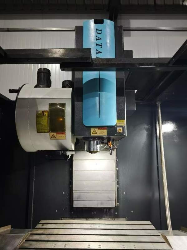 出售杭州大天855加工中心两台发那克m f Plus系统，45.