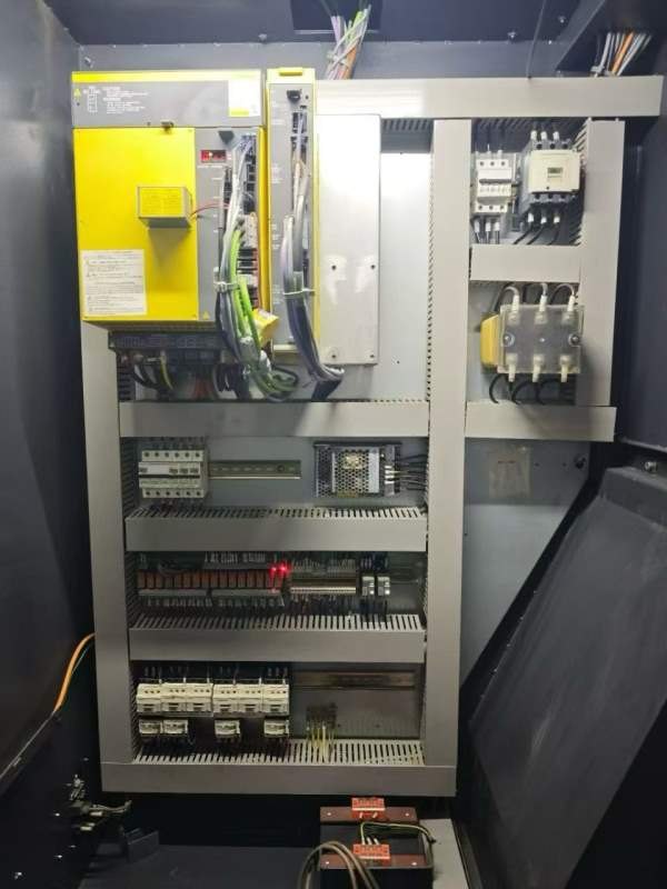 出售杭州大天855加工中心两台发那克m f Plus系统，45.