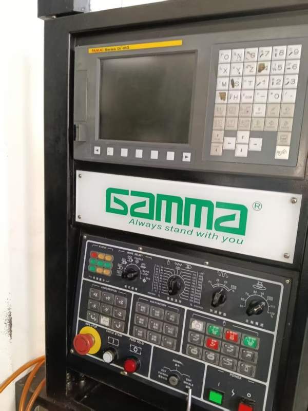 刚刚买下原装精品机况台湾珈玛1200加工中心，三轴线规.