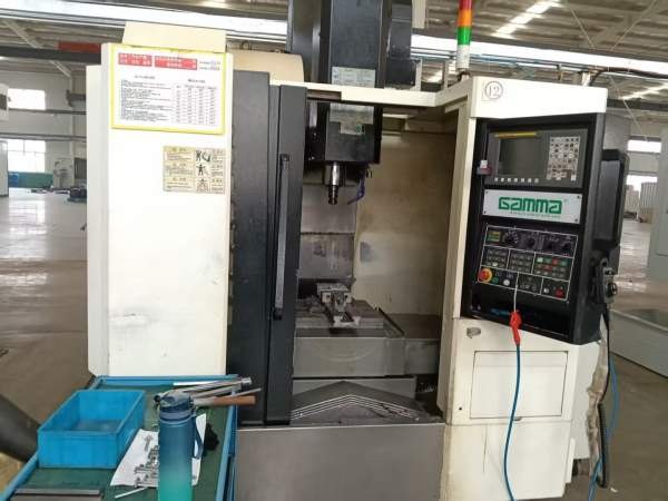 刚刚买下台湾珈玛600加工中心，三轴线规，主轴转速100.