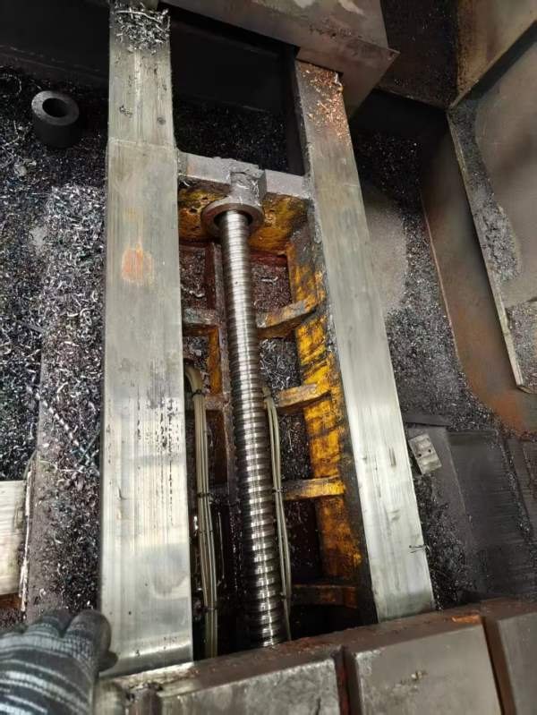 小小几万亚威1000数控铣，正常使用，便宜卖