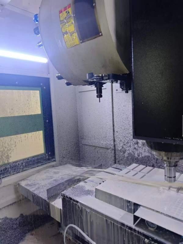 工在位，格勒玛850，三轴线轨，主轴直连12000，价格不.