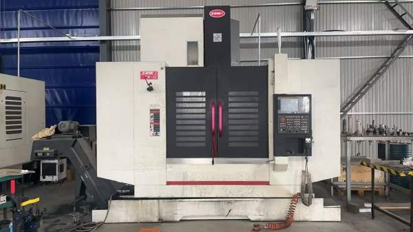 准新乔峰1370加工中心2台BT50主轴，24把刀库，带龙头.
