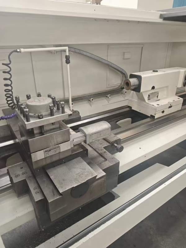 正宗宝鸡61633000数控车，22年设备，广数系统，带滚轮.