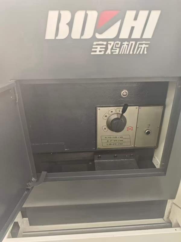 正宗宝鸡61633000数控车，22年设备，广数系统，带滚轮.