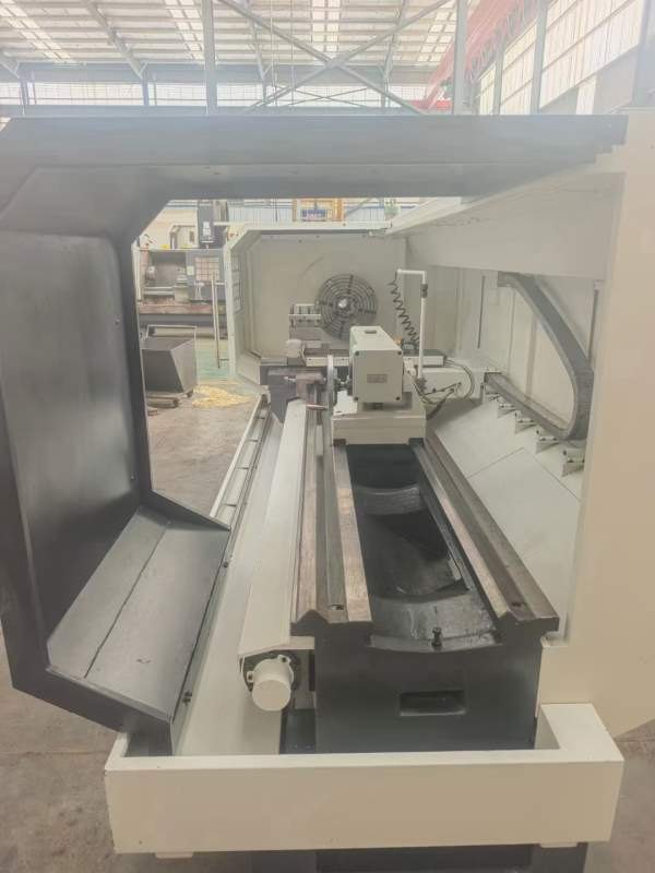 正宗宝鸡61633000数控车，22年设备，广数系统，带滚轮.