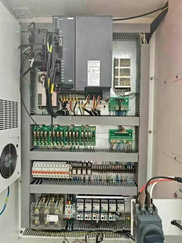 2018年华特855加工中心便宜好用！系统:三菱M80系统主.