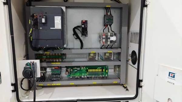 已售两台四台2023年台功T6钻攻机，三菱M80系统，BT30.