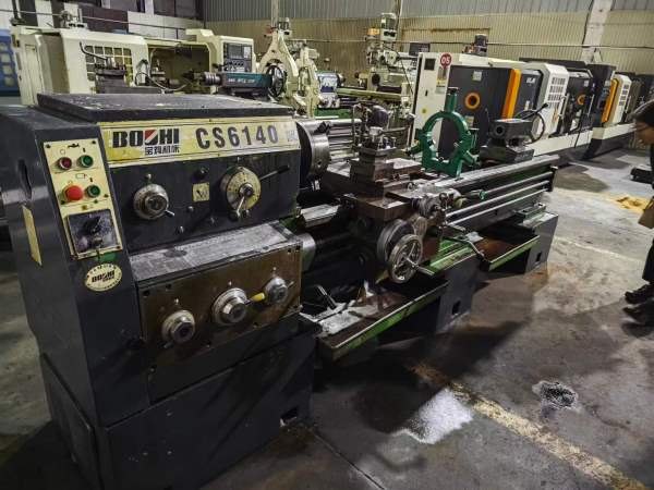 新到宝鸡CS61402米车床，带中心架，只需12800元