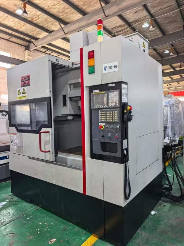 百德MV184D加工中心系统：发那科Oi-MF系统模具一包工.