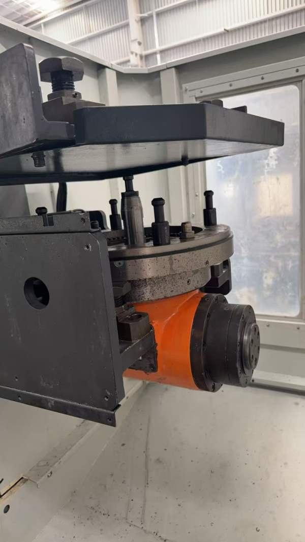 刚刚到货重型龙门GRUII32X50工作台2500X5000门宽3250.