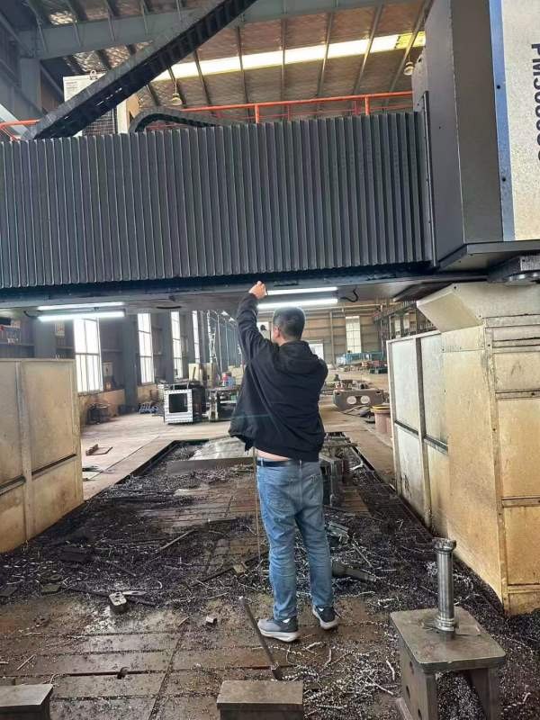 刚刚买下紐威8030SC超重型数控龙铣：门高2.1米，门宽4.