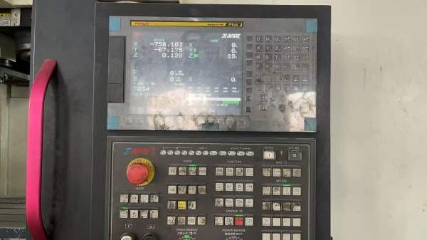 还有后一台乔锋VH13，乔峰重型1370加工中心BT50主轴，.