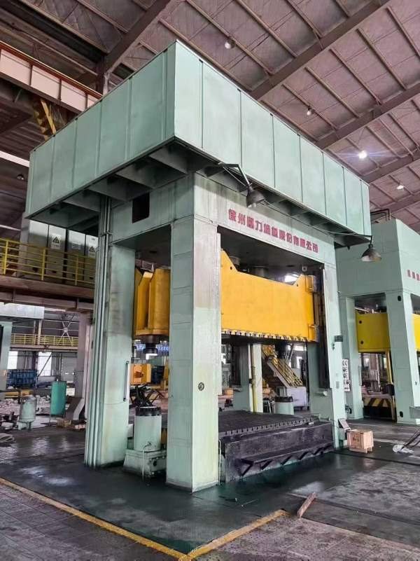广东工厂两台630已售，还剩一台1200，一台800吨。不计.