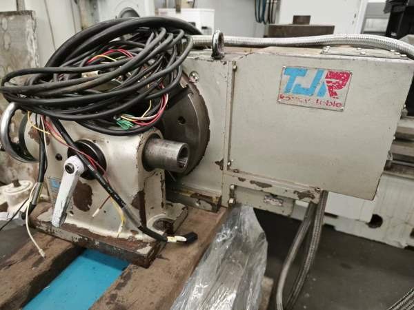 谭佳255四轴一套，有驱动线材，顶尖尾座，带液压站