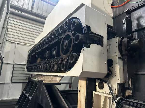 沈阳800双台卧加，整T结构千分度，带光栅齿轮头带中心.