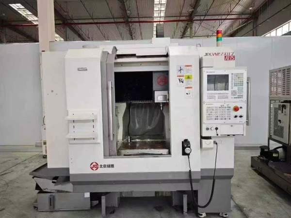北京精雕:JDLVM550TZ三轴行程:5500/400/350主轴转数:2.