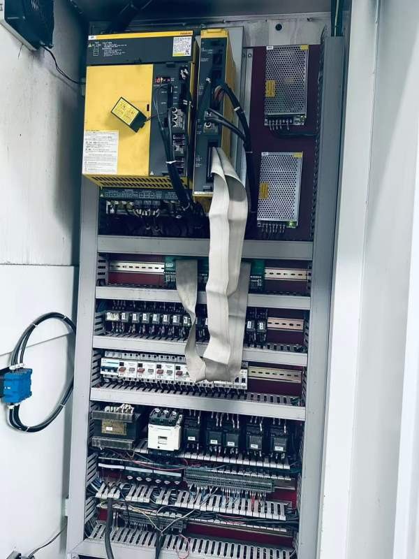 新到一台米兰德1270重型加工中心，两线一硬床身，台湾.