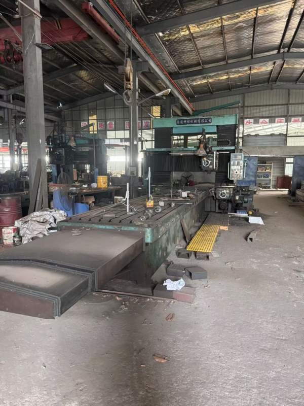 刚刚买下一台精品重型2012年南通龙门铣床加工尺寸1.6.