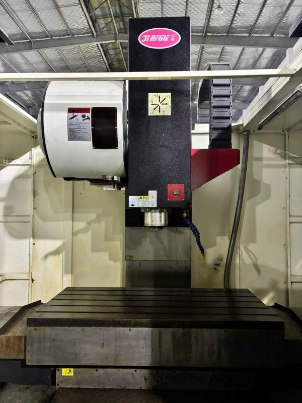 精品广东乔峰1370加工中心，三菱M80系统，三轴滚珠线.