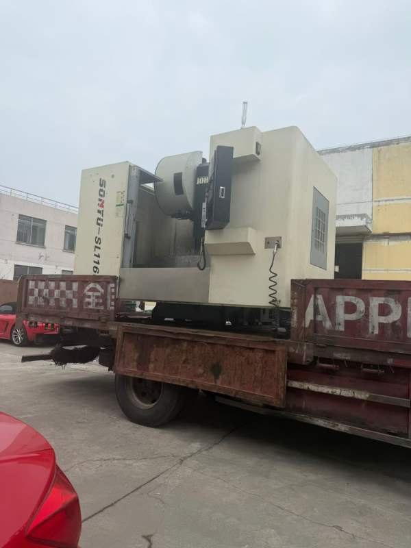 刚买一台2023年乔地1160三轴滚柱线规主轴BT50带刀库一.