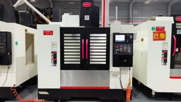 新到一台2025年乔峰VH85重型855加工中心，三菱M80系统.