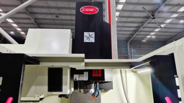 新到一台2025年乔峰VH85重型855加工中心，三菱M80系统.