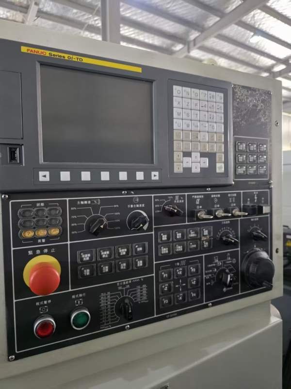 台湾程泰GLS-200数控车床，同款8台 旋径 500mm，车削.