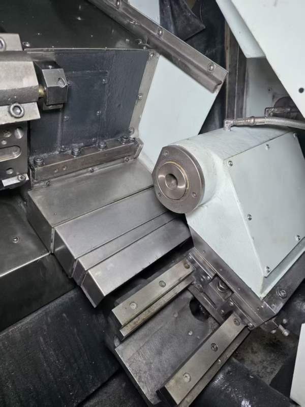 台湾程泰GLS-200数控车床，同款8台 旋径 500mm，车削.