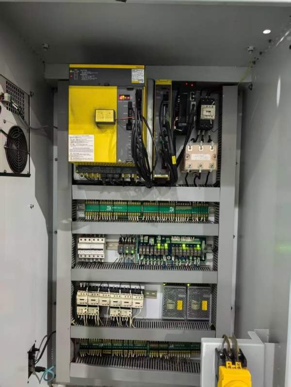 上海皕吉960立加三轴滚柱导轨发那科0i-MFplus系统BT40.