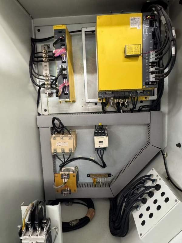 台湾艾格玛重型850加工中心，法那科MD系统，BT40主轴.