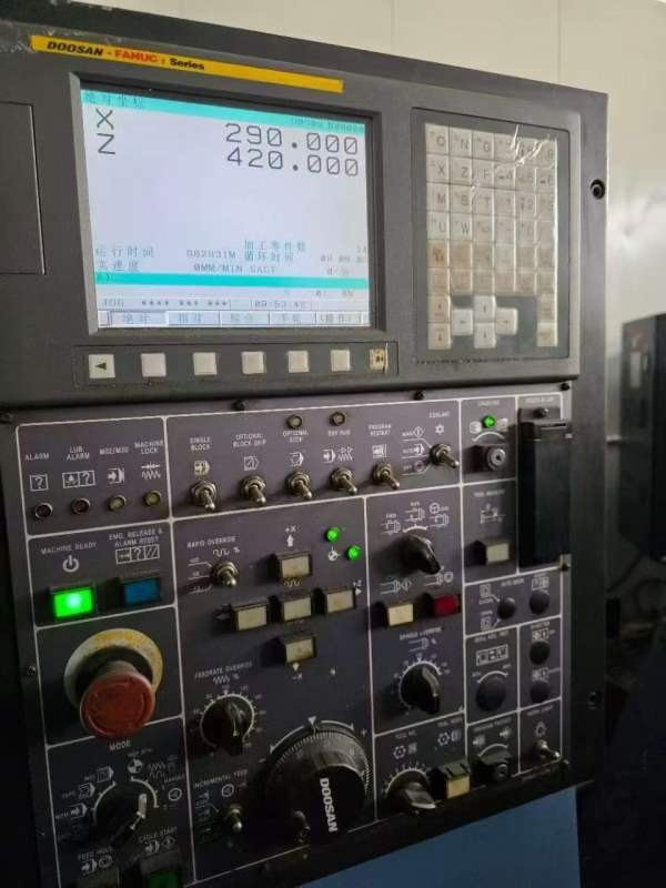 同款两台斗山Lynx225数控车床，发那科系统，配液压6寸.