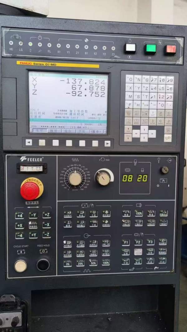 两台台湾友佳FV-800A加工中心，两线一硬、主轴转速100.