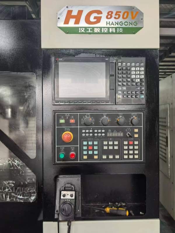 同款两台2023年汉工科技850三轴滚柱线轨X轴6滑块BT40.