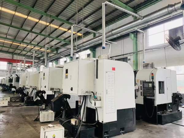 油欣450数控立车，同款6台加工高度为450mm，回转直径5.