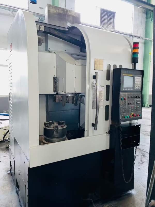油欣450数控立车，同款6台加工高度为450mm，回转直径5.