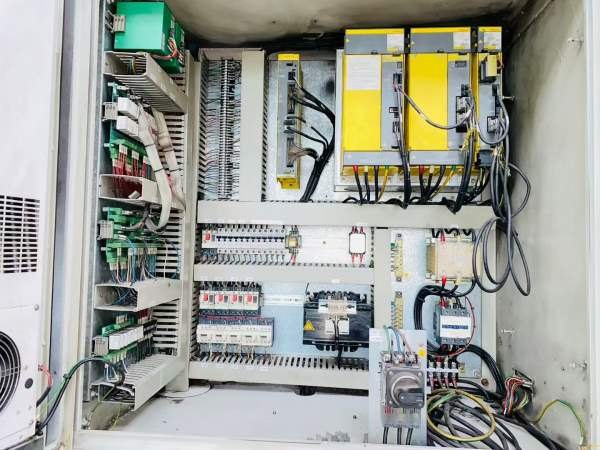 油欣450数控立车，同款6台加工高度为450mm，回转直径5.