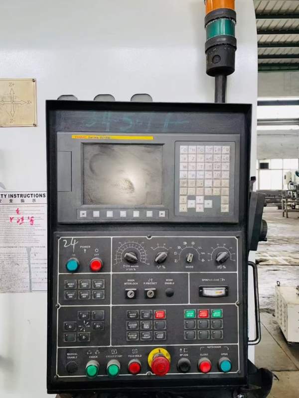 油欣450数控立车，同款6台加工高度为450mm，回转直径5.