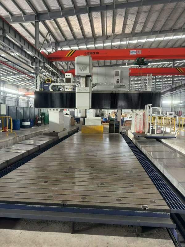 四川工厂刚刚买下 5.5X12米中捷龙门加工中心 工作台4.