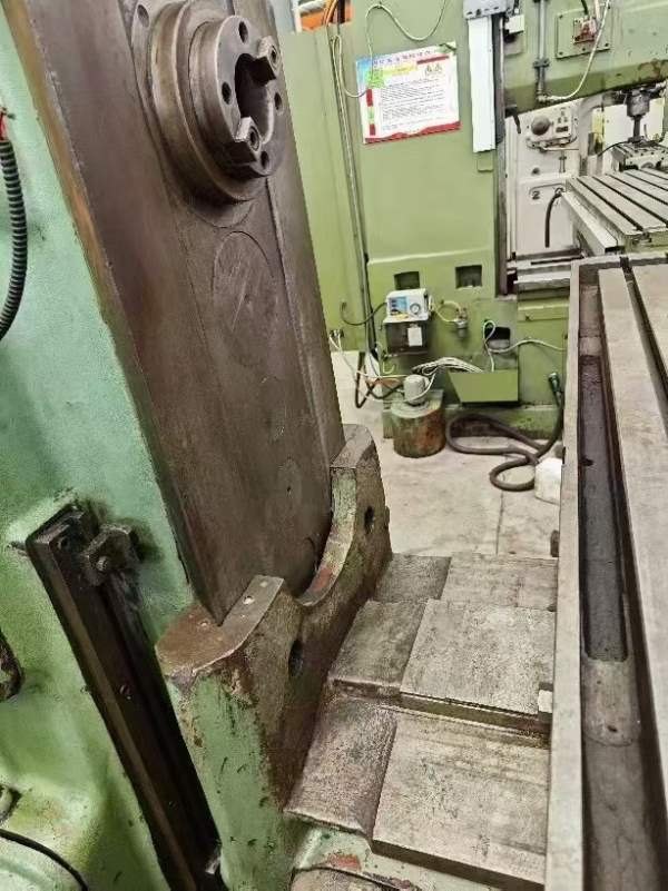 2500一吨超低价出售北一96年产X63W万能铣，内在成色好.