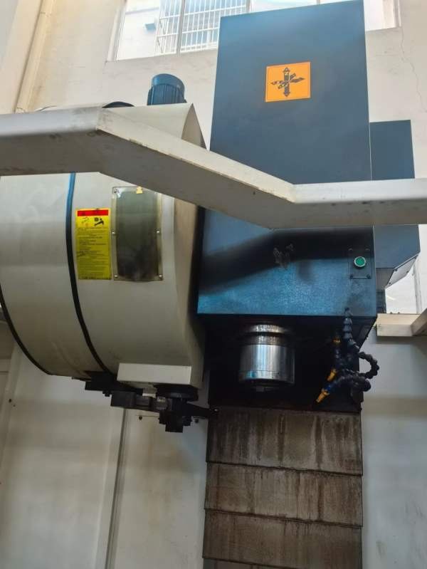 泰州泽川智能1580立式加工中心，BT50主轴八千转速，带.