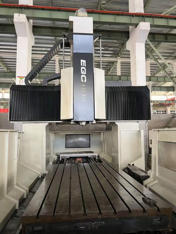 中捷1630数控龙门加工中心，三轴行程X/Y/Z：3200/1820.