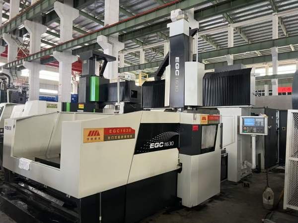 中捷1630数控龙门加工中心，三轴行程X/Y/Z：3200/1820.