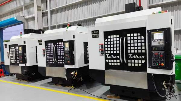 新同款四台2018年台群T-V856加工中心，发那科OI-MF系.