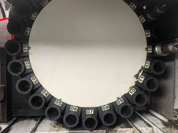 同款两台辛辛那提1100高速模具机 三菱M80A包大功率系.