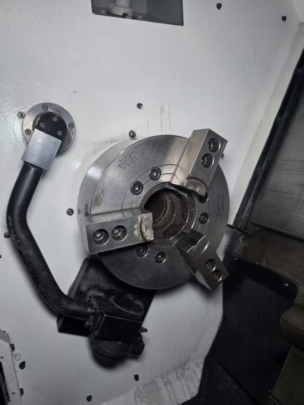 韩国起亚SKT28数控车床，2台回转直径590mm，加工直径4.