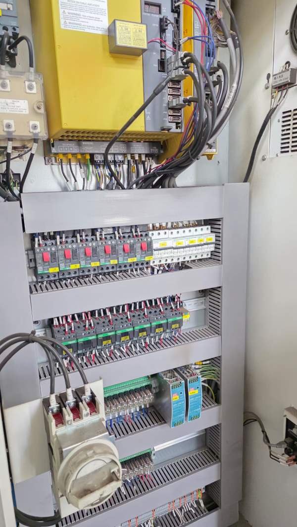 普拉迪PYC4500型材加工机，全铸件床身的配机型，FANUC.