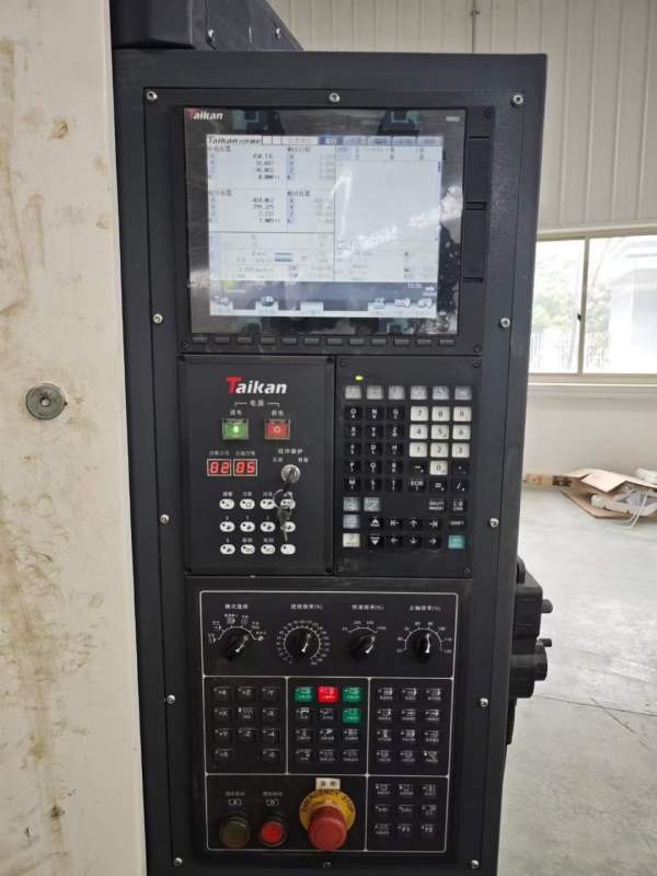 使用1000多小时、刚刚拿下台群T-V1165S加工中心，三菱.