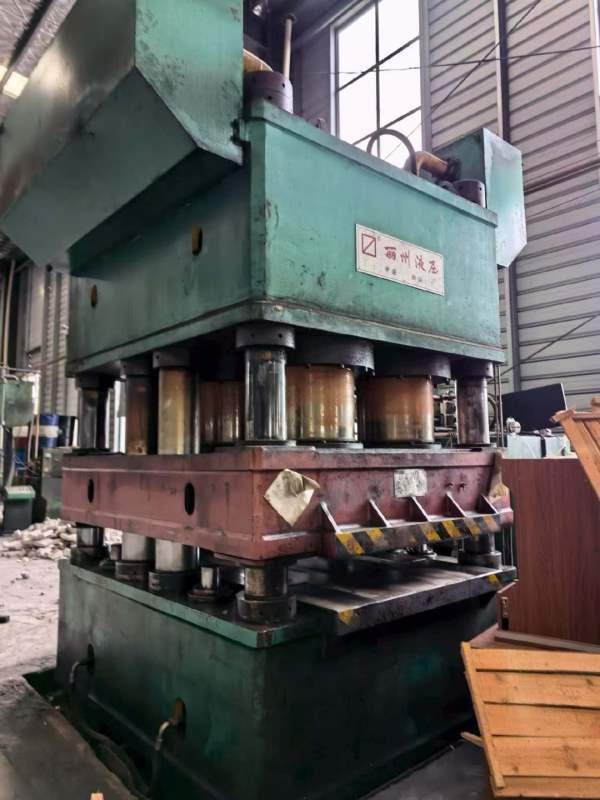 8000吨液压机，3000吨液压机，2000吨液压机在位急处理.